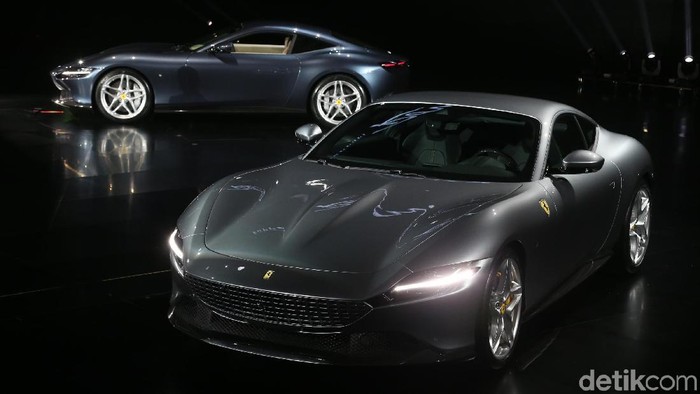 Ferrari Roma Ferrari meluncurkan mobil coupe Roma di Maranello 14 November 2019