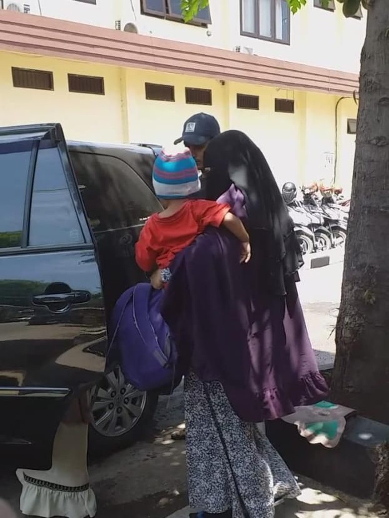 Seorang Pria Terduga Teroris Jaringan Bom Medan Diamankan di Pasuruan Seorang Pria Terduga Teroris Jaringan Bom Medan Diamankan di Pasuruan