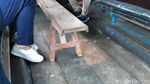 Potret Bus Kayu Antik, Andalan Transportasi Wisata di Karimun