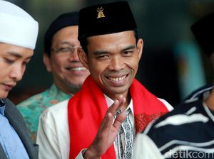 Gaya Unik Ustaz Abdul Somad Jelaskan Beda Waktu Idul Adha Indonesia-Saudi