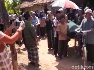 Viral Jenazah di Blora Diantar ke Makam Naik Sepeda
