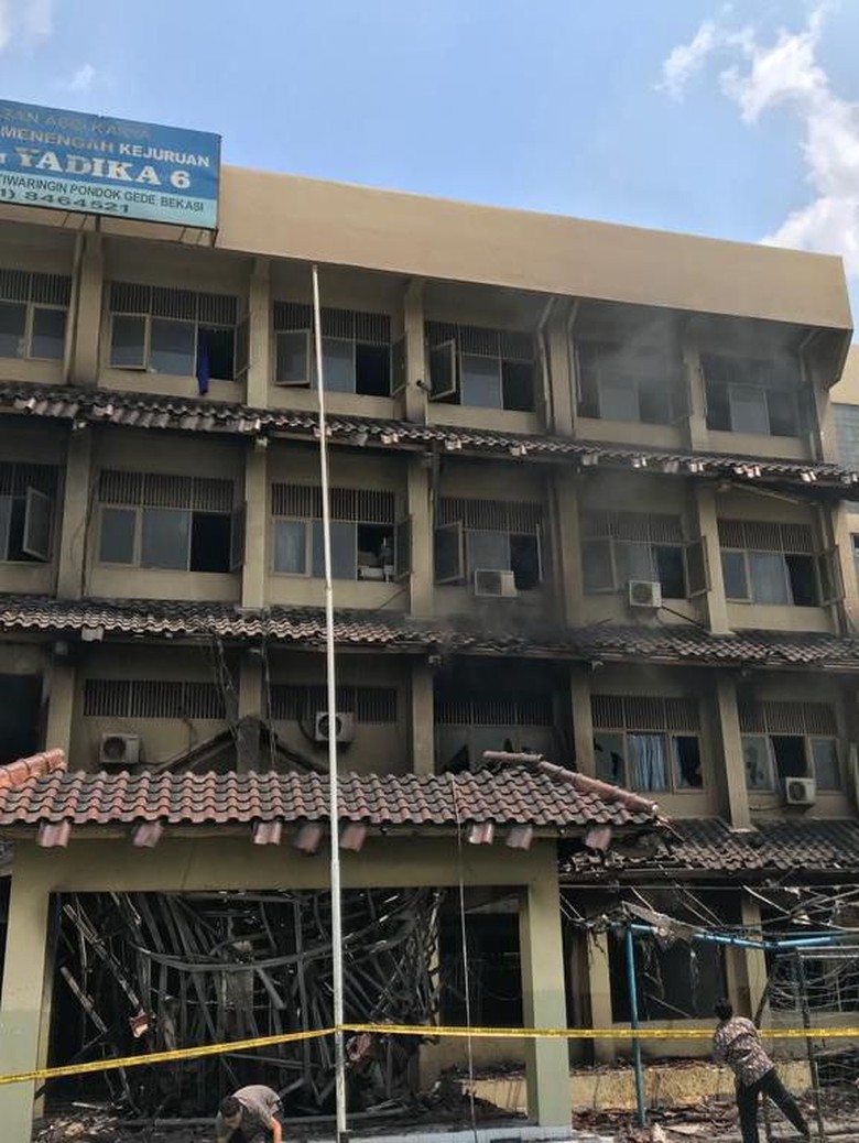 Damkar: Gedung SMK Yadika 6 yang Terbakar Tak Dilengkapi Rekomendasi Kami Damkar: Gedung SMK Yadika 6 yang Terbakar Tak Dilengkapi Rekomendasi Kami