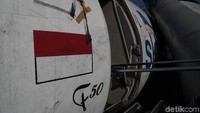 Untuk diketahui bangkai pesawat tersebut merupakan Sky Aviation Fokker F50.
