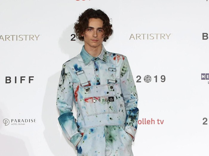 VENICE, ITALY - SEPTEMBER 02:  TimothÃ©e Chalamet attends The King red carpet during the 76th Venice Film Festival at Sala Grande on September 02, 2019 in Venice, Italy. (Photo by Vittorio Zunino Celotto/Getty Images)