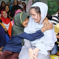 Sebagai wakil rakyat dari kalangan milenial, Farah berharap bisa membawa perubahan dan memberi citra positif pada lembaga tersebut. Saya ingin menunjukkan bahwa eksistensi kami para politisi muda DPR juga untuk kebaikan kualitas parlemen dalam jangka panjang di masa depan. Dengan adanya saya dan politikus muda lainnya dapat membantu membenahi parlemen di masa depan, serta mengembalikan kepercayaan masyarakat yang sebelumnya kurang terhadap DPR, kata Farah kepada detikcom tahun lalu. (Foto: Instagram/@farahputerinahlia)