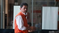 Mantan Direktur Utama PT Industri Telekomunikasi Indonesia (INTI), Darman Mappanggara, tiba di gedung KPK, Jakarta, Selasa (19/11/2019) untuk pemeriksaan lanjutan.