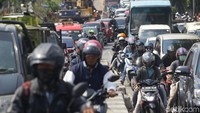 Bina Marga DKI Jakarta juga menyarankan para pengendara untuk menghindari rusa jalan tersebut.