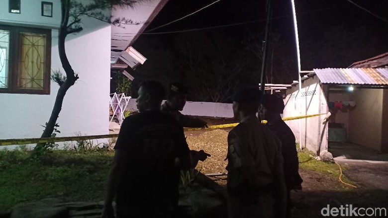 Tim Jibom Diterjunkan ke Lokasi Ledakan Kejari Parepare Tim Jibom Diterjunkan ke Lokasi Ledakan Kejari Parepare