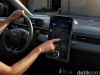 Ford Mustang Mach-E, SUV Listrik Canggih Detroit