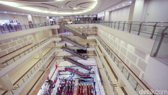 Ahok Jadi Komut Pertamina, Mall Sepi di Jakarta