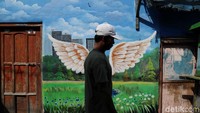Pembuatan mural di kawasan ini memang bertujuan untuk memperindah kawasan permukiman padat penduduk tersebut.