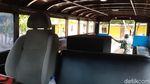 Potret Bus Kayu Antik, Andalan Transportasi Wisata di Karimun