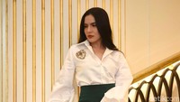 Sally juga kini tengah disibukkan dengan mengisi acara baru di Trans TV yakni Beauty and The Bisss. Pool/Noel/detikFoto.