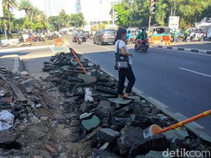 Jalur Sepeda Cikini Dibongkar demi Trotoar, Dishub DKI: Hanya Beberapa Meter