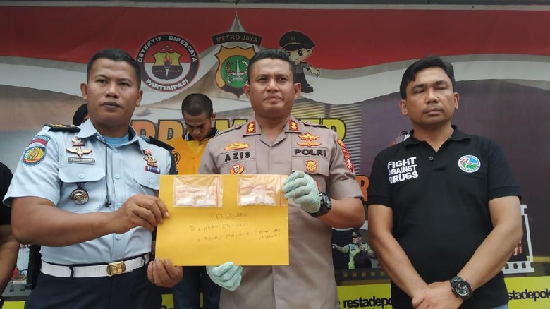 Penyelundup Sabu di Baju Anak untuk Suami di Rutan Depok Ngaku Khilaf Penyelundup Sabu di Baju Anak untuk Suami di Rutan Depok Ngaku Khilaf