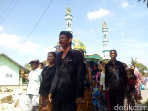 Pakai Busana Adat, Ramai-ramai Sedulur Sikep Samin Coblos Pilkades