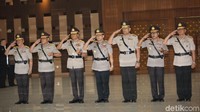 Dalam acara sertijab tersebut turut hadir As SDM Kapolri Irjen Pol Eko Indra Heri, Kadiv Humas Polri Irjen Pol M Iqbal, Karopenmas Divisi Humas Polri Brigjen Pol Dedi Prasetyo, Kadiv Propam Polri Irjen L Sigit Prabowo, Kepala BNPT Komjen Suhardi Alius, dan Kepala BNN Komjen Heru Winarko.