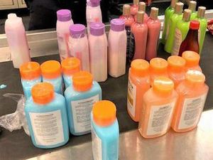 Petugas Bandara Temukan Kokain dalam 24 Botol Sampo