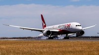 Pesawat tiba di Sydney dari penerbangan terpanjang di dunia. Penerbangan Qantas itu memecahkan rekor dengan durasi di udara selama 19 jam dan 19 menit (Foto: Qantas/CNN)