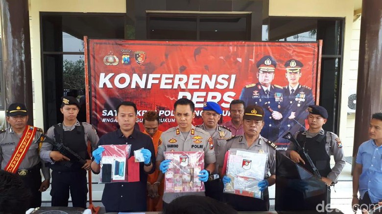 Pria di Nganjuk Tipu Puluhan Pedagang Bawang Merah hingga Rp 3 Miliar Pria di Nganjuk Tipu Puluhan Pedagang Bawang Merah hingga Rp 3 Miliar