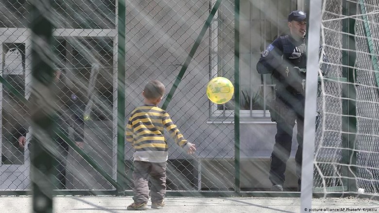 Peneliti PBB: AS Tahan Lebih dari 100.000 Anak-anak Migran Peneliti PBB: AS Tahan Lebih dari 100.000 Anak-anak Migran