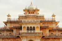 Pesona Kota Merah Jambu di Segitiga Emas India