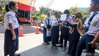 Pasalnya melalui pendidikan antikorupsi tersebut, para generasi muda di Indonesia dapat memiliki semangat dan budaya antikorupsi yang kuat yang telah tertanam dalam kehidupan sehari-hari.
