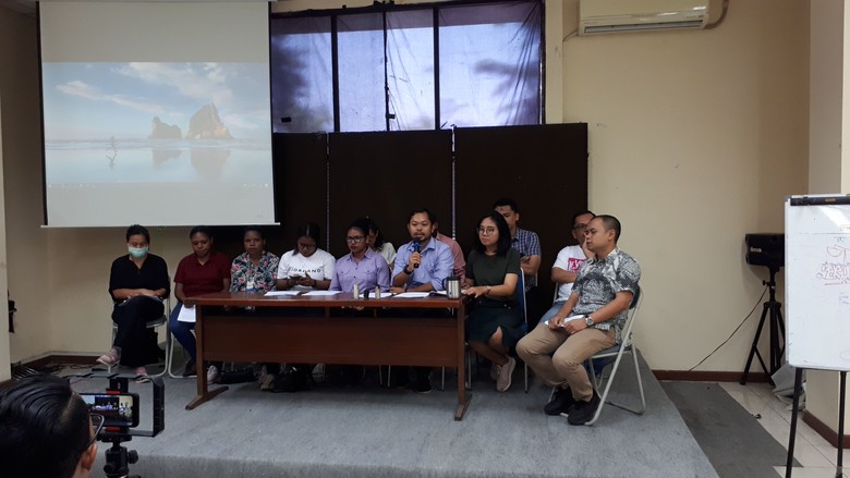 6 Tersangka Pengibar Bendera Kejora Diserahkan ke Jaksa, Pengacara Protes 6 Tersangka Pengibar Bendera Kejora Diserahkan ke Jaksa, Pengacara Protes