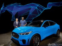 Ford Mustang Mach-E, SUV Listrik Canggih Detroit