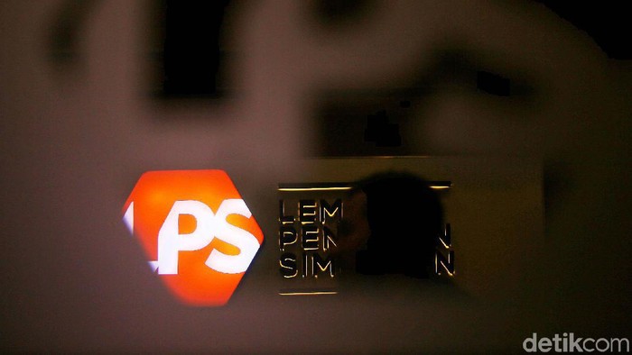 Lembaga Penjamin Simpanan (LPS) menurunkan suku bunga penjaminan untuk simpanan rupiah dan valuta asing pada bank umum dan bank perkreditan rakyat (BPR).