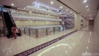 Begini penampakan sepinya Mal Grand Paragon di Jalan Gajah Mada, Jakarta, Selasa (19/11/2019).