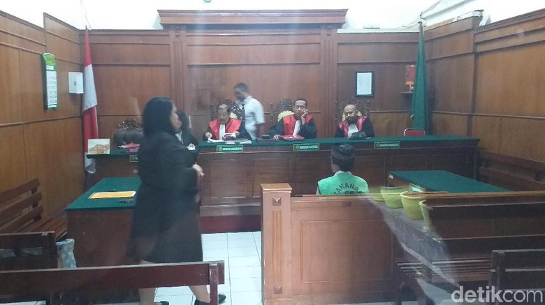 Pelaku Onani di Depan Anak Kecil Dituntut 5 Tahun Penjara Pelaku Onani di Depan Anak Kecil Dituntut 5 Tahun Penjara