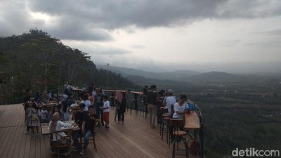 Foto: Tempat Hits di Magelang dengan Pemandangan 6 Gunung