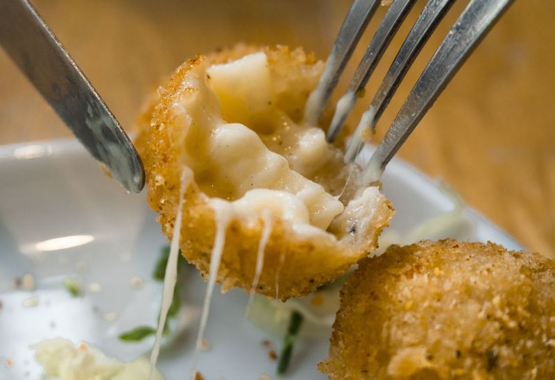 Deep Fried Macaroni and Cheese Balls with Marinara Sauce