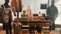 Starbucks Reserve Roastery ini juga menjual official merchandise berharga jutaan rupiah.Foto: Istimewa