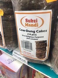 Bukan Kue, Supermarket Ini Jual Kue Tinja Sapi di Dalam Kemasan