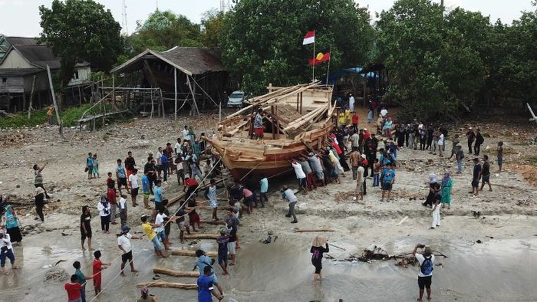 Kapal Padewakang Asal Makassar Akan Berlayar ke Australia, Bagian dari Film Dokumenter Kapal Padewakang Asal Makassar Akan Berlayar ke Australia, Bagian dari Film Dokumenter