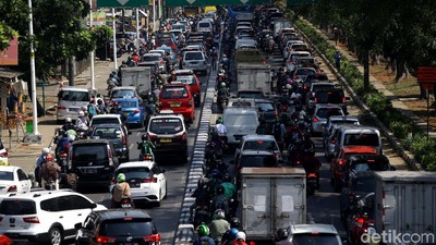 Lenteng Agung-Pasar Minggu Makin Macet Imbas Proyek Flyover
