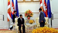 Pertemuan antara JK dengan Hun Sen berlangsung selama tiga puluh menit.