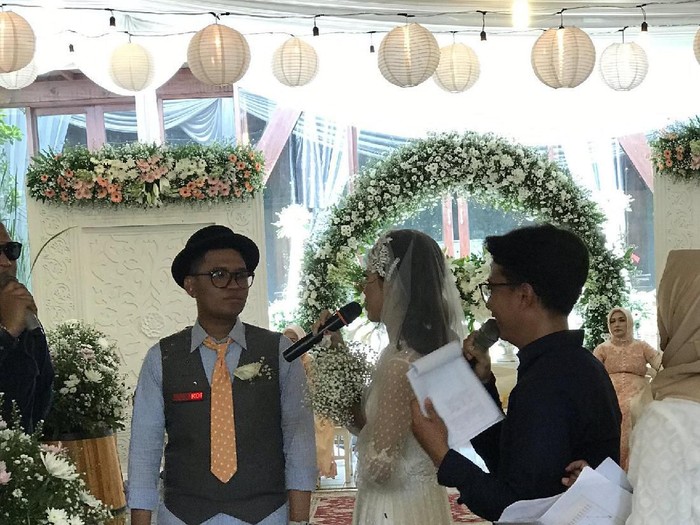 Viral Nikahan Santuy, Pengantin Pajang Foto Suzana dan Putar Lagu Kera Sakti