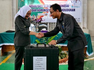Bupati Anna Ajak Warga Bojonegoro Sadar Administrasi Kependudukan.