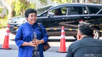Lili Pintauli saat tiba di gedung KPK.