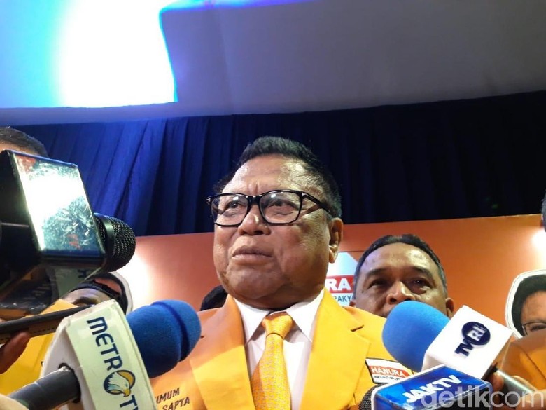 Diminta Pimpin Hanura Lagi, OSO Tak Tutup Pintu untuk Calon Ketum Lain Diminta Pimpin Hanura Lagi, OSO Tak Tutup Pintu untuk Calon Ketum Lain