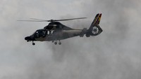 Kericuhan yang terjadi di Bolivia beberapa hari terakhir membuat beberapa kota di Bolivia melaporkan kekurangan makanan dan bensin karena demonstrasi oleh kelompok pro-Morales. Vektor Hugo Zamora, Menteri Hidrokarbon, mengatakan 23 truk tangki mampu memuat bahan bakar di pabrik.