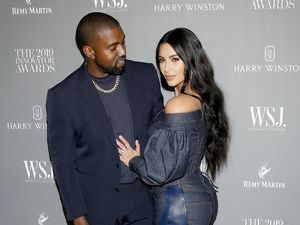 Isu Pernikahan Retak, Kim Kardashian Sewa Pengacara Perceraian