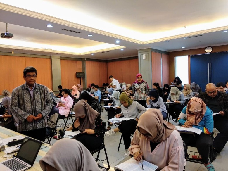 Lembaga Pelatihan Bahasa Dibanjiri Pendaftar CPNS Lembaga Pelatihan Bahasa Dibanjiri Pendaftar CPNS