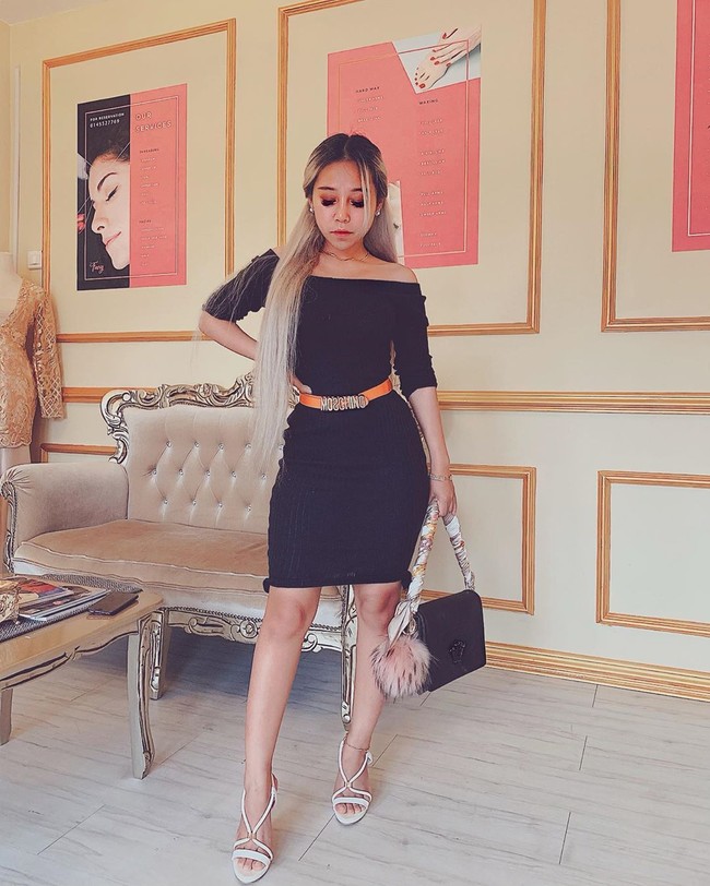 Atau dia bisa saja mengatakan aku suka orang kaya. Lebih sederhana dan lebih mudah dijelaskan, komentar netizen. Apa yang kamu cari di sini adalah sugar daddy, kritik lainnya. Foto: Instagram