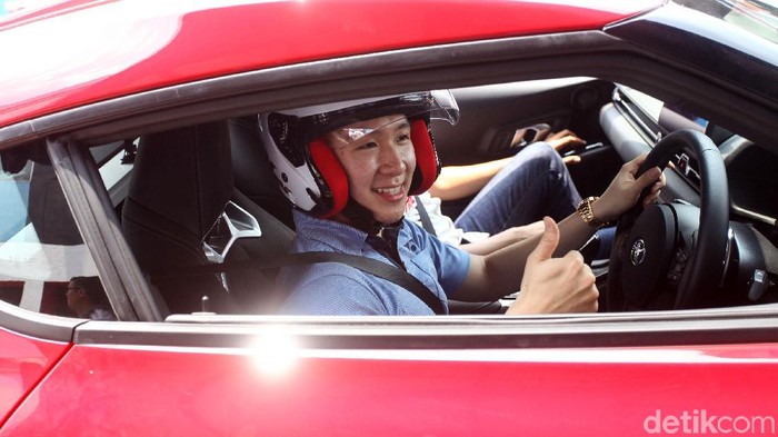 Atlet bulutangkis Marcus Gideon menjadi salah satu pembeli Toyota GR Supra di Indonesia. Marcus sempat menggeber Toyota GR Supra di Sirkuit Internasional Bogor.