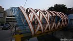 Melihat lebih Dekat Jembatan Ketupat Kebanggaan Anies