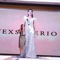 Ini penampilan Frederika dalam balutan evening gown karya Tex Saverio. Untuk pertama kalinya, desainer yang karyanya pernah dipakai Lady Gaga dan Jennifer Lawrence menciptakan gaun untuk dipakai perwakilan Indonesia di ajang Miss Universe. (Foto: Mohammad Abduh/detikcom)